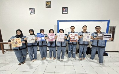 Jurusan DKV SMK Dr. Soetomo Cilacap Gelar Pelatihan Produksi Merchandise dan Pemasaran Digital
